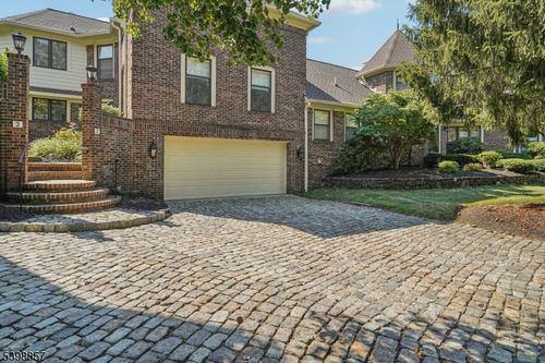 2 Casper Ct, Florham Park, NJ, 07932-2720 | Card Image