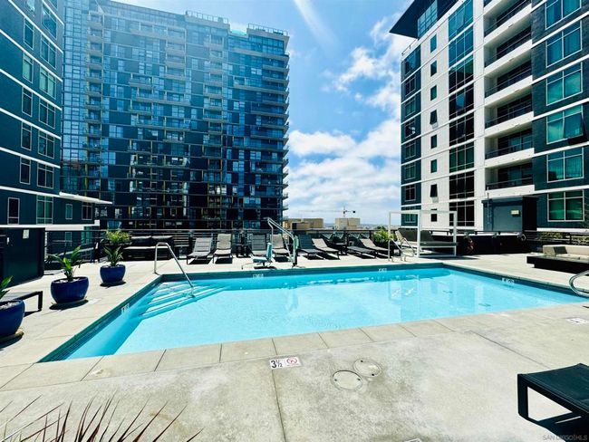 802 - 425 W Beech St, Condo with 2 bedrooms, 1 bathrooms and 1 parking in San Diego CA | Image 25