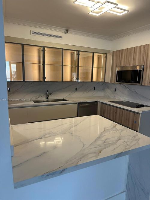 apt-12e-19500 Turnberry Way, Aventura, FL, 33180-2537 | Card Image