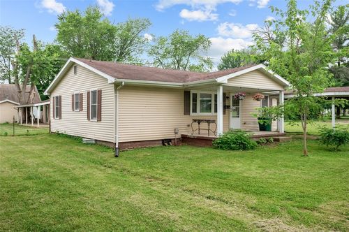 705 E Adams Ave, Casey, IL, 62420-2009 | Card Image