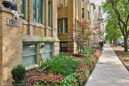 111-120 Seward St, Detroit, MI, 48202-4448 | Card Image