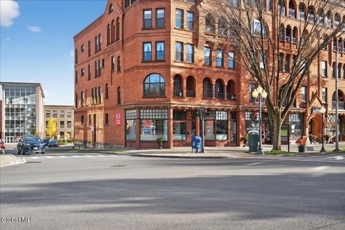 516 Broadway, Saratoga Springs, NY, 12866-2207 | Card Image