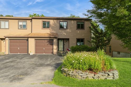 25 Walnut Ct, Fishkill, NY, 12524-2645 | Card Image