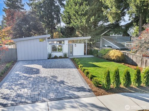 3131 112th Avenue Se, Bellevue, WA, 98004 | Card Image