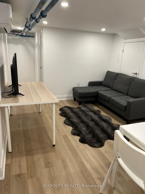 lower-390 Lake Promenade, Etobicoke, ON, M8W1B9 | Card Image