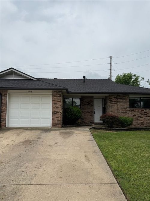 2518 W Dogwood St, Rogers, AR, 72758-4842 | Card Image