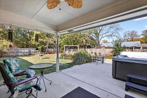 110 Memorial Dr, Gun Barrel City, TX, 75156-4283 | Card Image