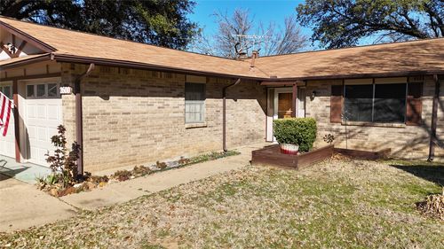 2600 Olympia Ct, Arlington, TX, 76013-1231 | Card Image