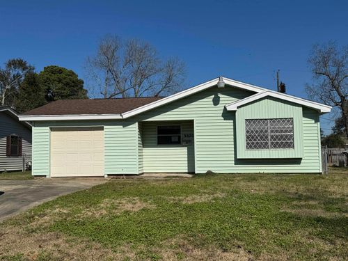 3870 Broadmoor Dr, Beaumont, TX, 77707-2422 | Card Image