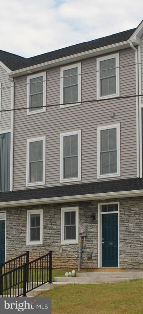 86 Hess Ave, Hellertown, PA, 18055-1008 | Card Image