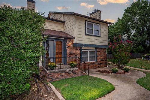 8808 N Rockwell Dr, Oklahoma City, OK, 73132-3548 | Card Image