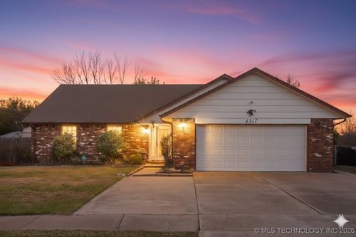 4517 S 135th East Ave, Tulsa, OK, 74134-5844 | Card Image