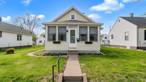 3708 N Fillmore St, Davenport, IA, 52806-5636 | Card Image
