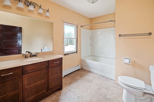 241 W Hardanger Gate, Home with 3 bedrooms, 2 bathrooms and 4 parking in LEE IL | Image 15