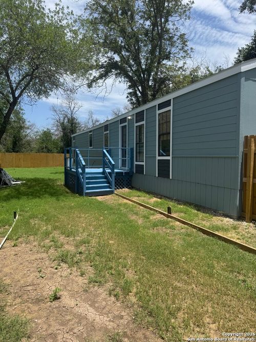 1510 12th St, Hondo, TX, 78861-1147 | Card Image