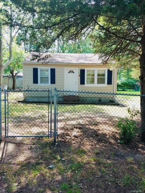 114 Webster Ave, Lake Ronkonkoma, NY, 11779-1626 | Card Image