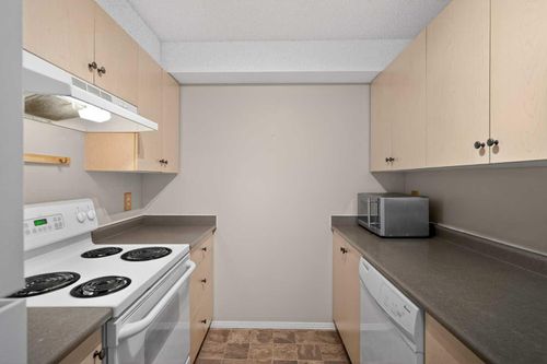 3223-16320 24 St Sw, Calgary, AB, T2Y5A1 | Card Image