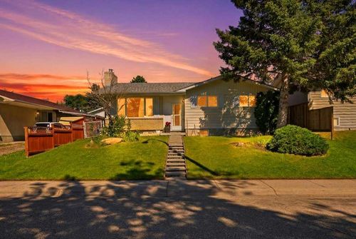 2415 Vista Cres Ne, Calgary, AB, T2E6J2 | Card Image