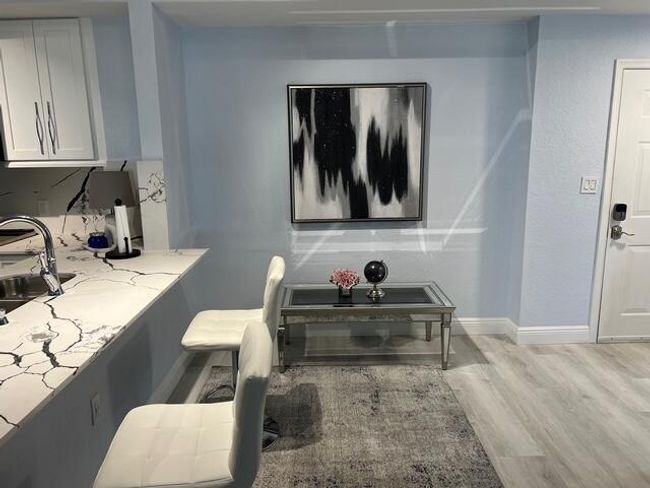 APT-112 - 1805 N Flagler Dr, Condo with 2 bedrooms, 2 bathrooms and null parking in West Palm Beach FL | Image 4