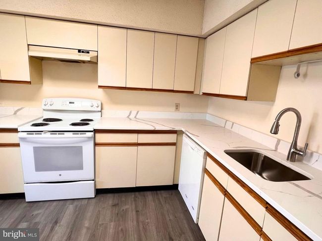APT-907N - 5505 Seminary Rd, Condo with 1 bedrooms, 1 bathrooms and null parking in FALLS CHURCH VA | Image 8