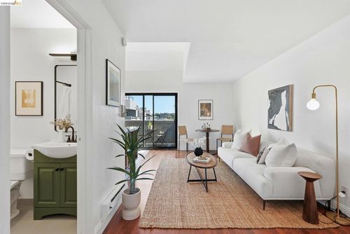 338-3 Embarcadero W, Oakland, CA, 94607-4544 | Card Image