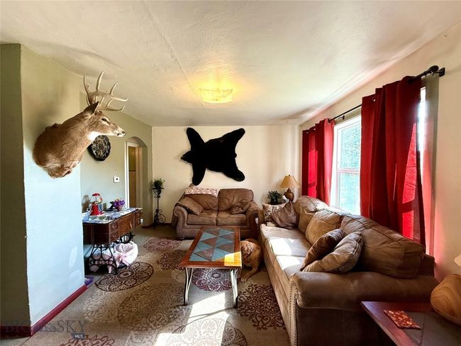 Living Room | Image 9