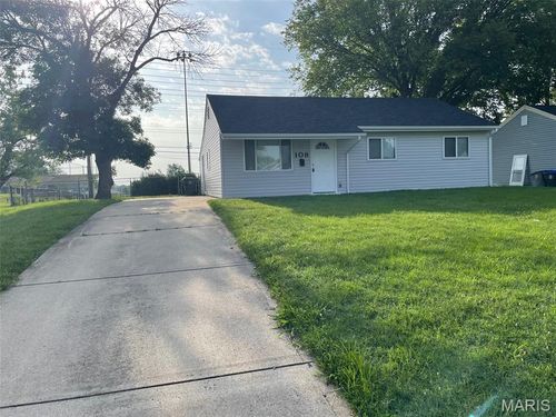108 Saint Matthew Ave, O Fallon, MO, 63366-2260 | Card Image