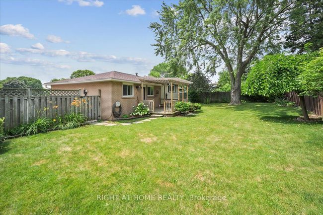 12 Eldon Crt, House other with 3 bedrooms, 2 bathrooms and 4 parking in Brampton ON | Image 33