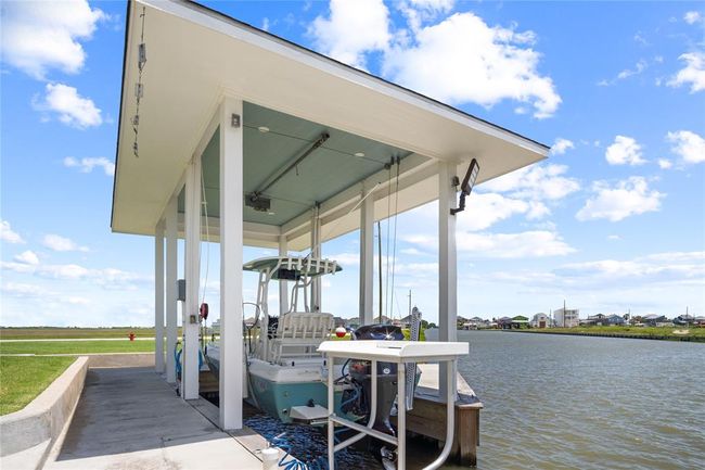 1301 Lagoon Dr, House other with 3 bedrooms, 2 bathrooms and 1 parking in Crystal Beach TX | Image 7