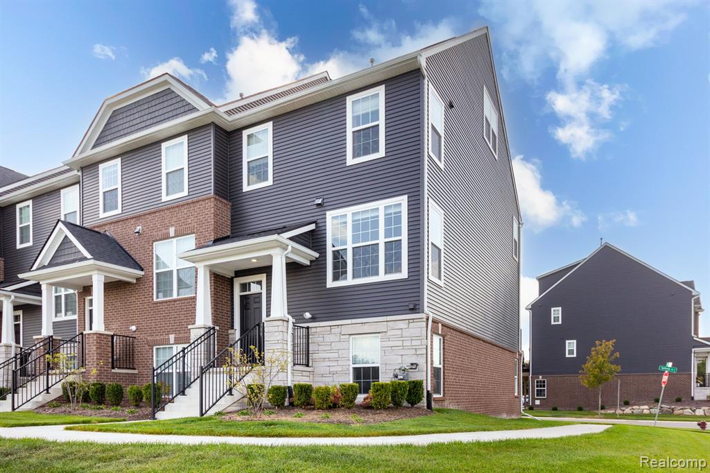 Mill St, Plymouth, MI 48170