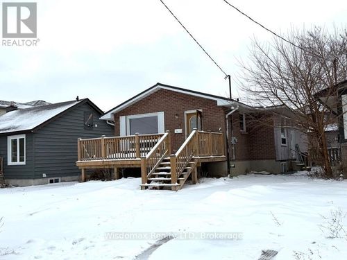 7 Kirk St, St. Catharines, ON, L2S1B8 | Card Image