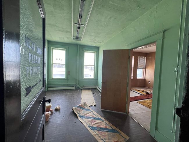 Upper Level | Image 10