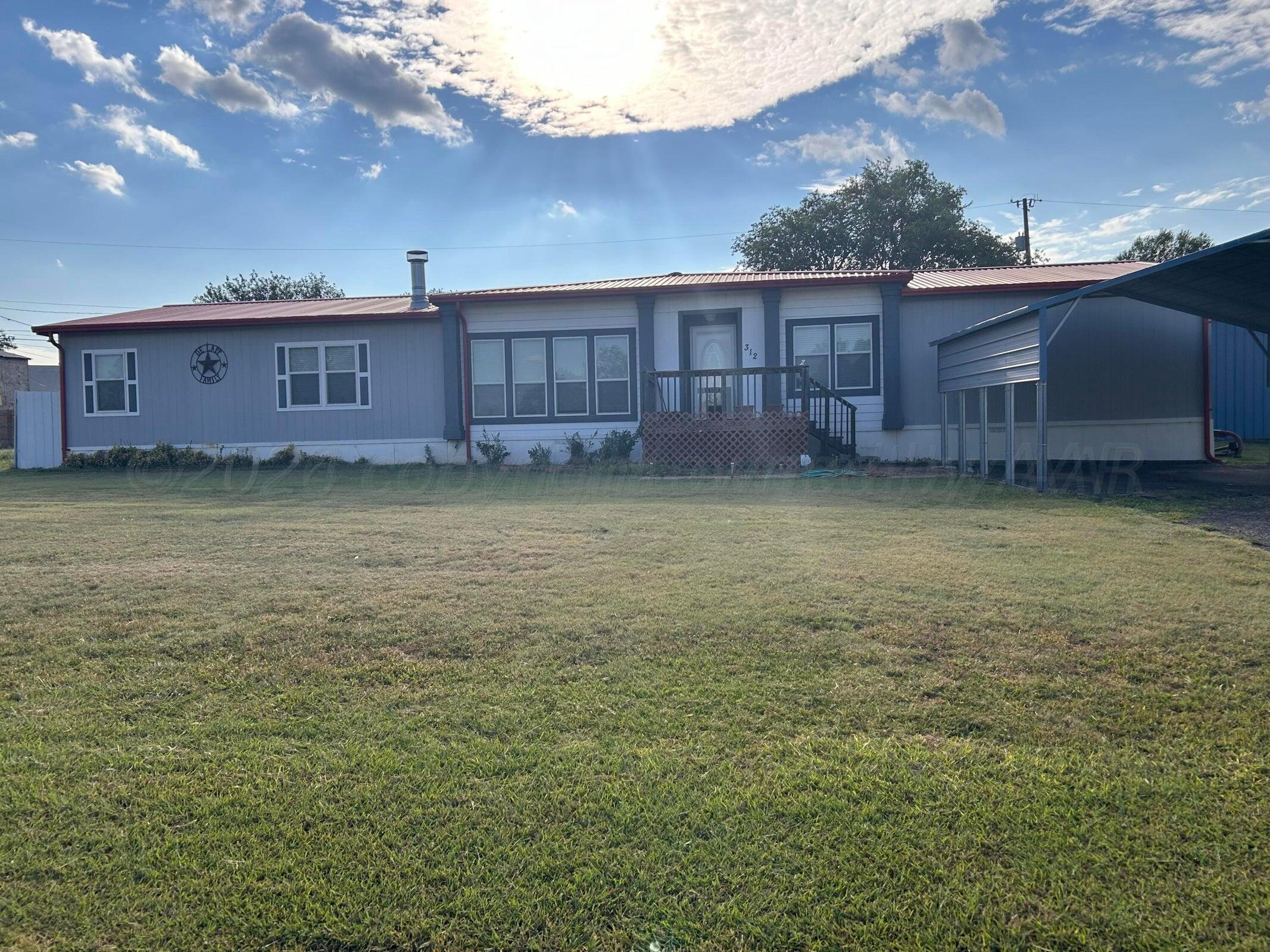 Residential in Stinnett
