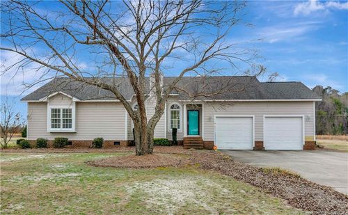 143 Pridgen Rd, Lumberton, NC, 28358-9736 | Card Image