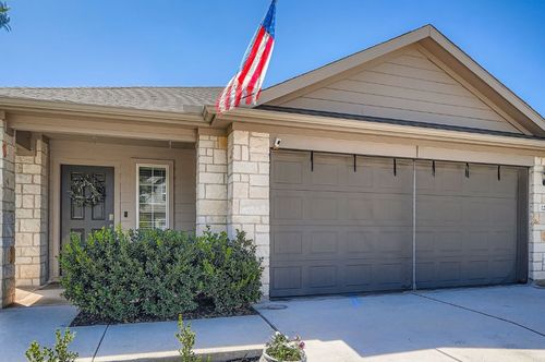121 Granary Dr, Kyle, TX, 78640-3057 | Card Image