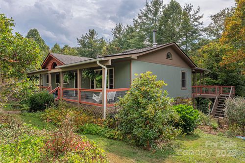 17 Red Oak Ln, Alexander, NC, 28701-9704 | Card Image