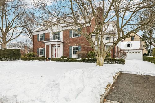 167 Kensington Rd, Garden City South, NY, 11530-1325 | Card Image