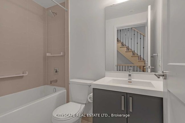 TH-27 - 1030 Portage Pky, Condo with 4 bedrooms, 2 bathrooms and 1 parking in Vaughan ON | Image 6
