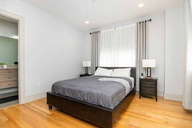 APT-2 - 142 Willard St, Condo with 2 bedrooms, 2 bathrooms and 2 parking in Quincy MA | Image 8