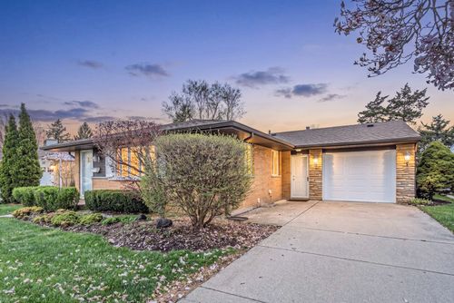 650 Patricia Ln, Des Plaines, IL, 60016-1044 | Card Image