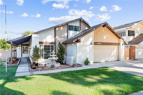 14652 Canterbury Ave, Tustin, CA, 92780-6704 | Card Image