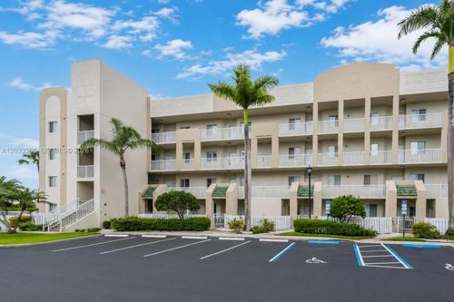 202-7727 Southampton Ter, Tamarac, FL, 33321-9101 | Card Image
