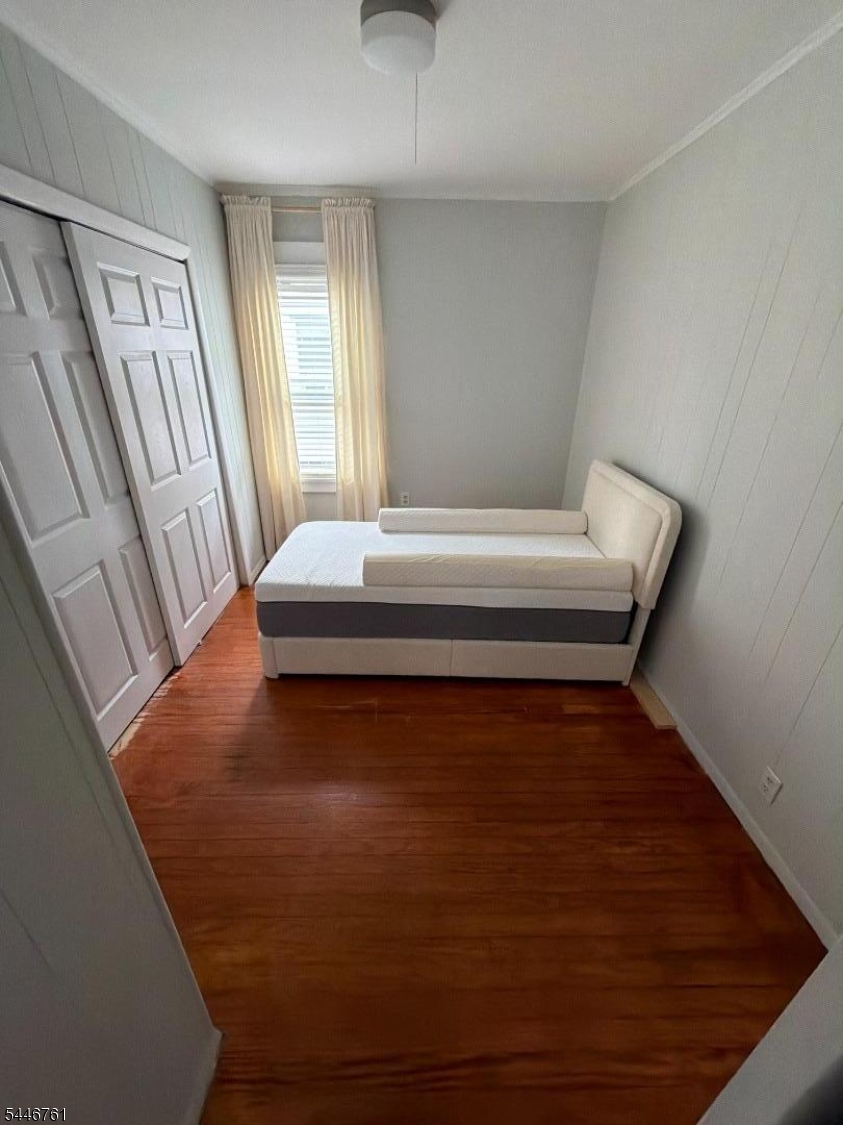 Residential Lease in Hawthorne Boro 4