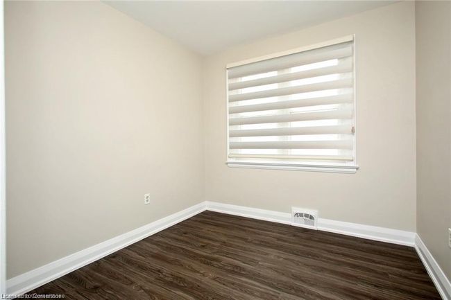 15 First St, House other with 4 bedrooms, 2 bathrooms and 5 parking in Waterdown ON | Image 14