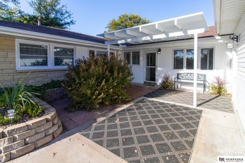 8120 Cobblestone Cir, Lincoln, NE, 68510-4436 | Card Image