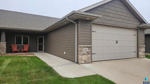 5401 S Westwind Ave, Sioux Falls, SD, 57108-8475 | Card Image