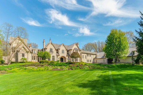 93 Hawley Woods Rd, Barrington, IL, 60010-5136 | Card Image