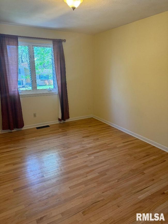 1345 W Woodside Dr, House other with 3 bedrooms, 3 bathrooms and null parking in Dunlap IL | Image 35