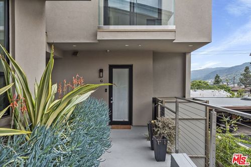 g-2222 Montrose Ave, Montrose, CA, 91020 | Card Image