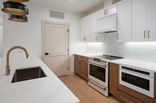 unit-404-1025 Massachusetts Ave, Arlington, MA, 02476-4561 | Card Image